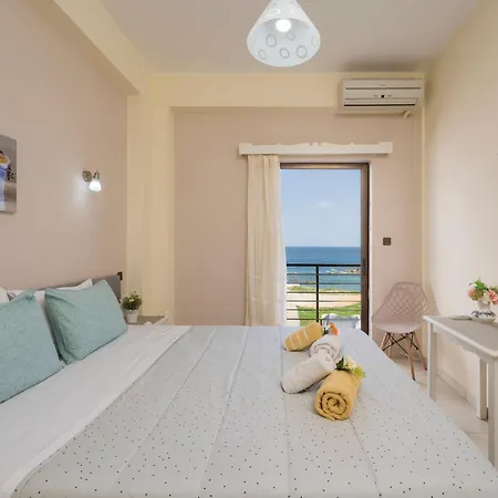 Elita Beachfront Apartment *